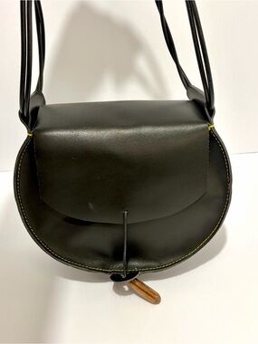 Junumade Black Drum Bag Leather Crossbody Bag with Yellow Stitching